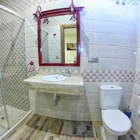 Garlu Guest house *